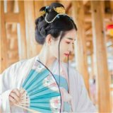 一开始我只想多看你一眼