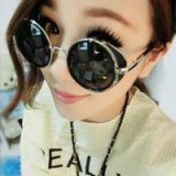 潮流范眼镜女生头像 渴望占据越多就越脆弱