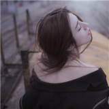 带着沉默微笑。忧伤的2016个性女生头像