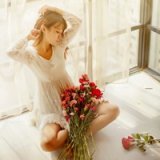 失去你，我迷失了方向。阳光暖色女孩qq头像