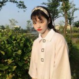 我自依依望远游 喜君莫名觉轻愁。