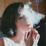 抽烟伤感颓废的QQ女生头像