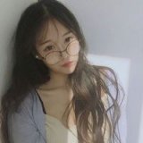 她一笑，倾城，陌上百花随之初绽。