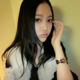偶要的并不多只是单纯的你 可爱上半身女生QQ头像