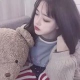 对于爱情，大概就是宁愿错过也不敢主动.