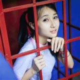 这个世界塞给我们太多廉价的眼泪与不真实的戏剧感.