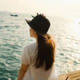LOMO意境女生背影qq头像