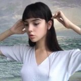 从前喜欢热闹 之后讨厌人群 滥交不如独往.