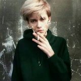 只会让你伤心难过的家伙 他有什么好