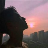 非要我嘟起嘴 你才能叫我宝贝吗