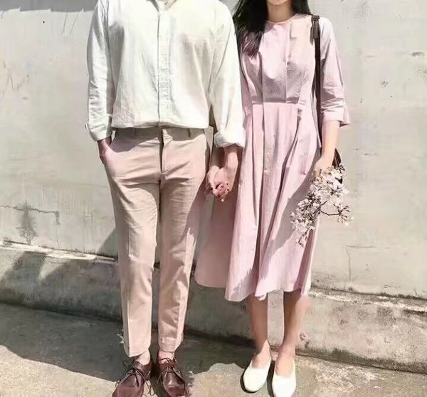 好像穿情侣装啊