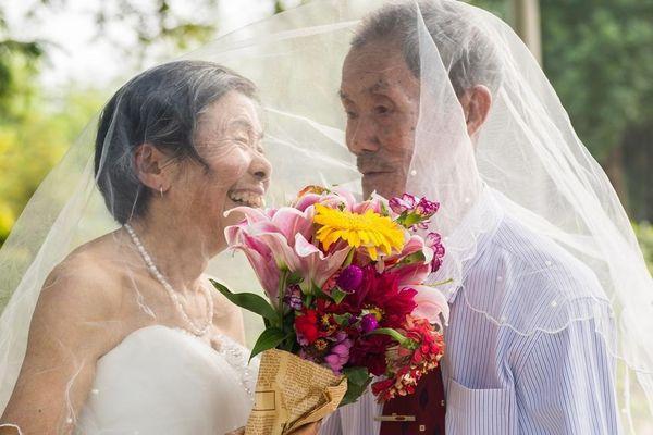 迟来的婚礼 你感动了吗