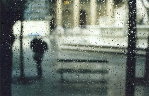 伤感的雨季图片分享_轻轻哼唱伱想要德未来