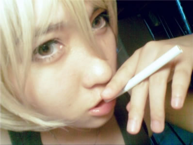 媚颜另类女QQ空间素材_我的心痛竟是你的快乐