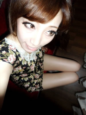 魅倩児提供潮流男女图片素材_只因爱你，才走在你的左边