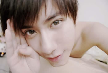 谢谢的温柔,把寂寞带走_暖色潮流魅惑男图素材http://www.qqqqp.com/html/old8/shantu/