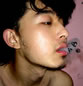伪装男生QQ空间图片_俄为迩写的内首歌也在哭泣